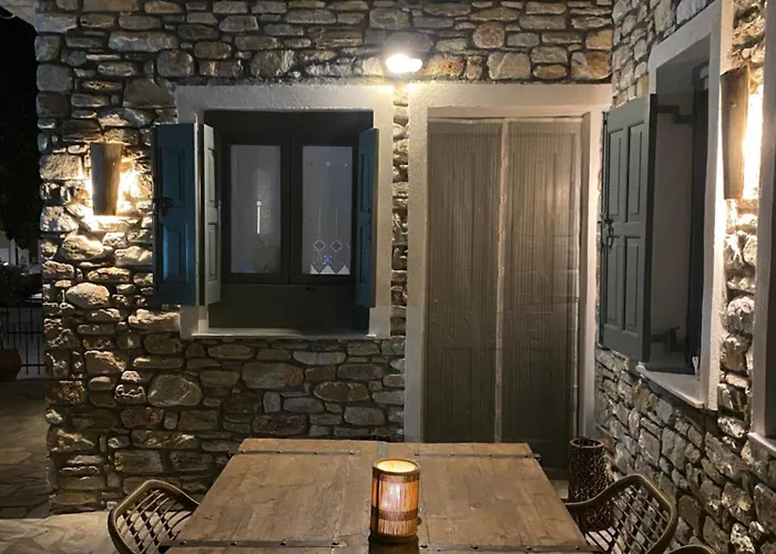 Oneiropetra Luxury House