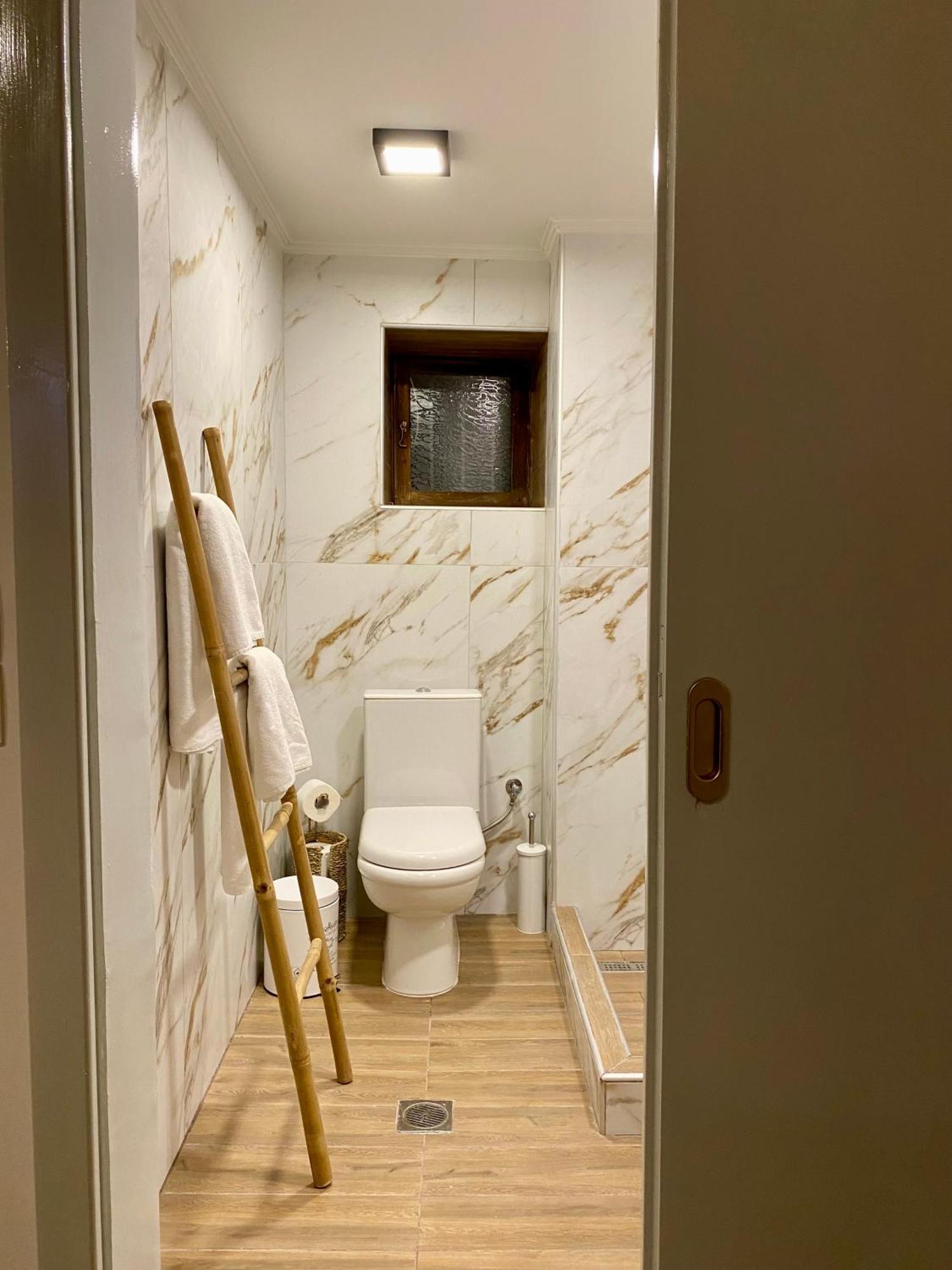 Oneiropetra Luxury House